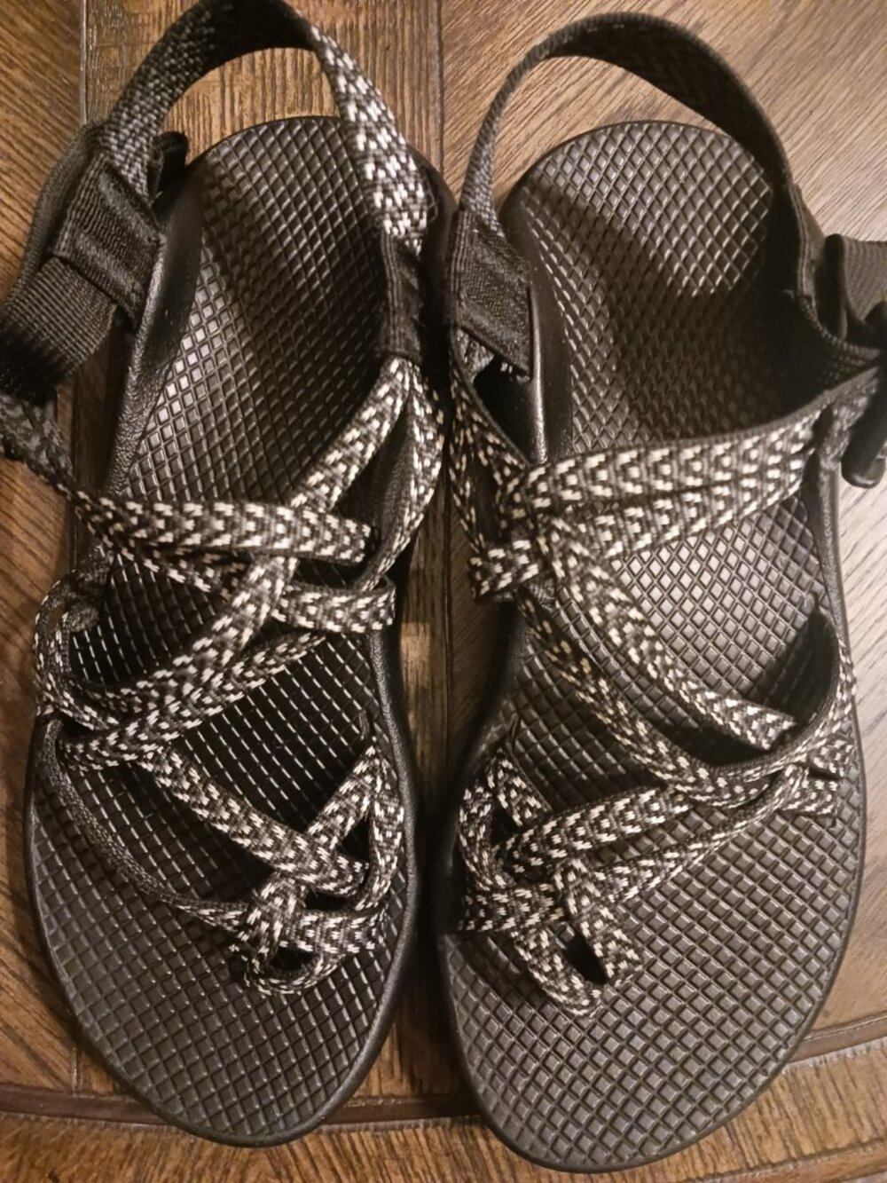 Chaco Z/Cloud X2 Black/White/Gray Strape Sandals Size 7 EUC